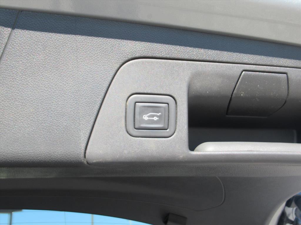 Used 2023 Buick Envision Essence w/ Sport Touring Package image 31