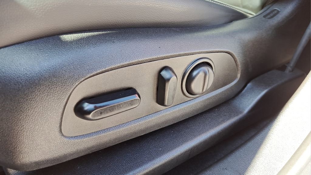 Used 2022 GMC Acadia SLT w/ Technology Package image 19