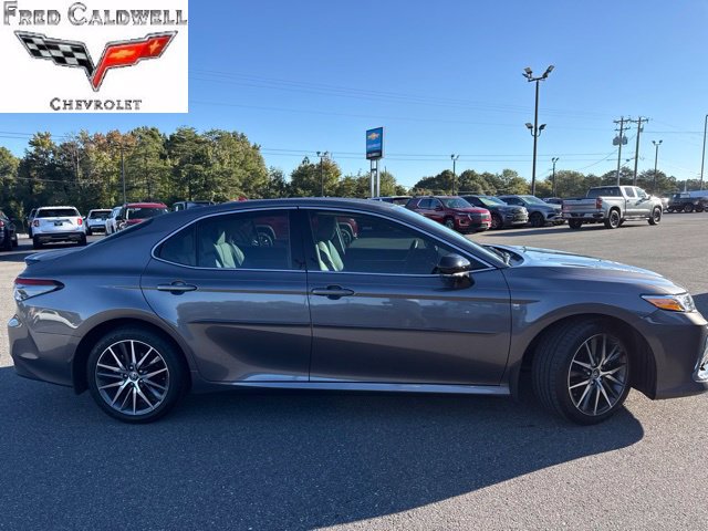 Used 2023 Toyota Camry XLE FWD image 3