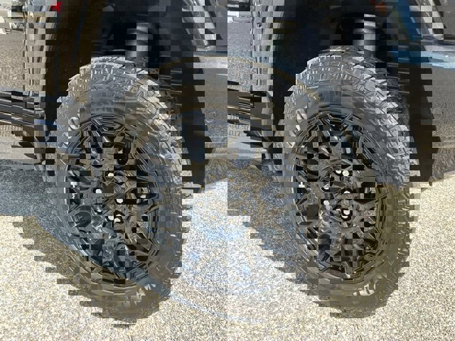 Used 2024 GMC Hummer EV 2X w/ LPO, Illumination Package image 10