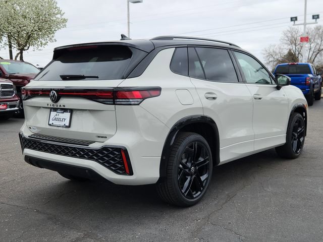 New 2026 Volkswagen Tiguan SE R-Line image 3