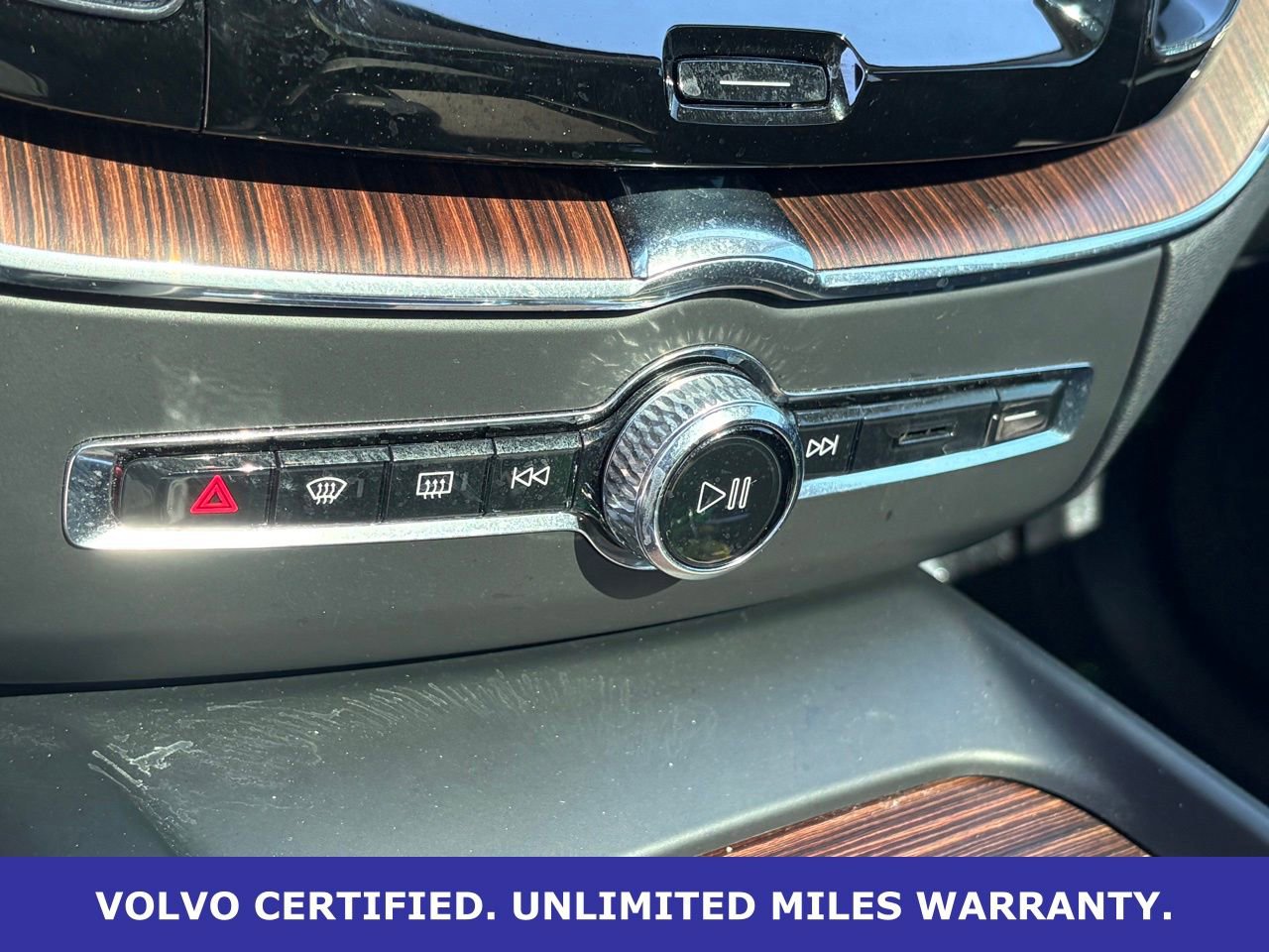 Certified 2024 Volvo XC60 B5 Plus w/ Protection Package Premier AWD/4WD image 22