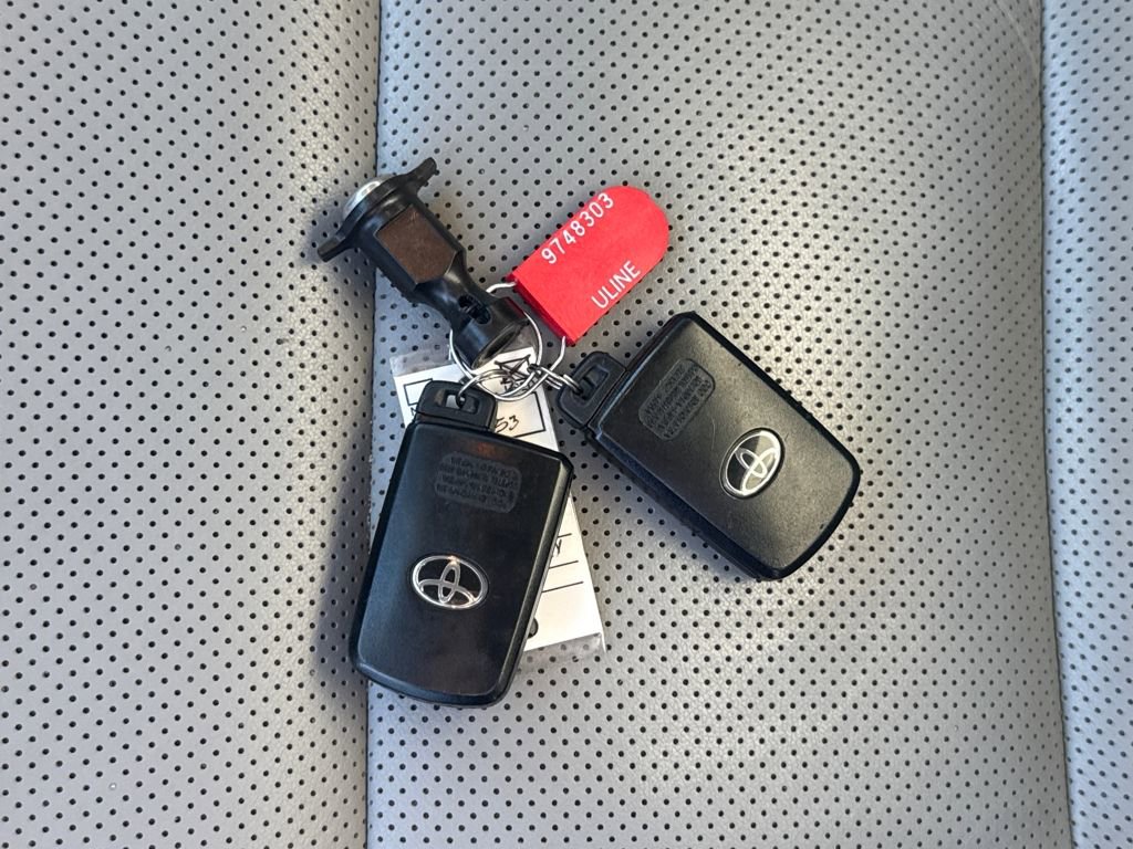 Used 2019 Toyota Highlander Limited image 29