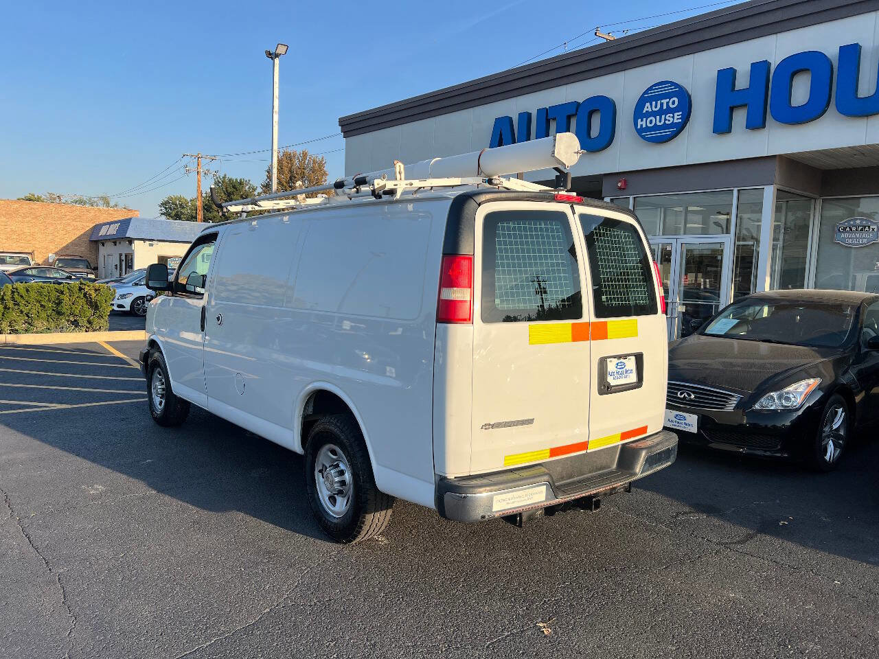 Used 2014 Chevrolet Express 2500 image 11