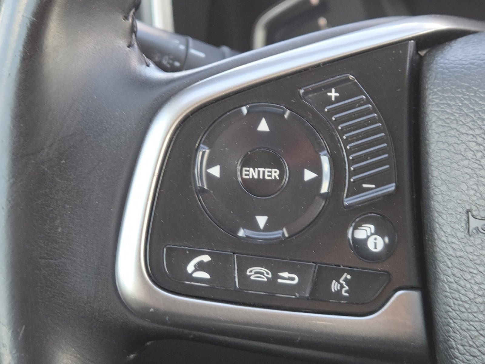 Used 2018 Honda CR-V Touring image 33