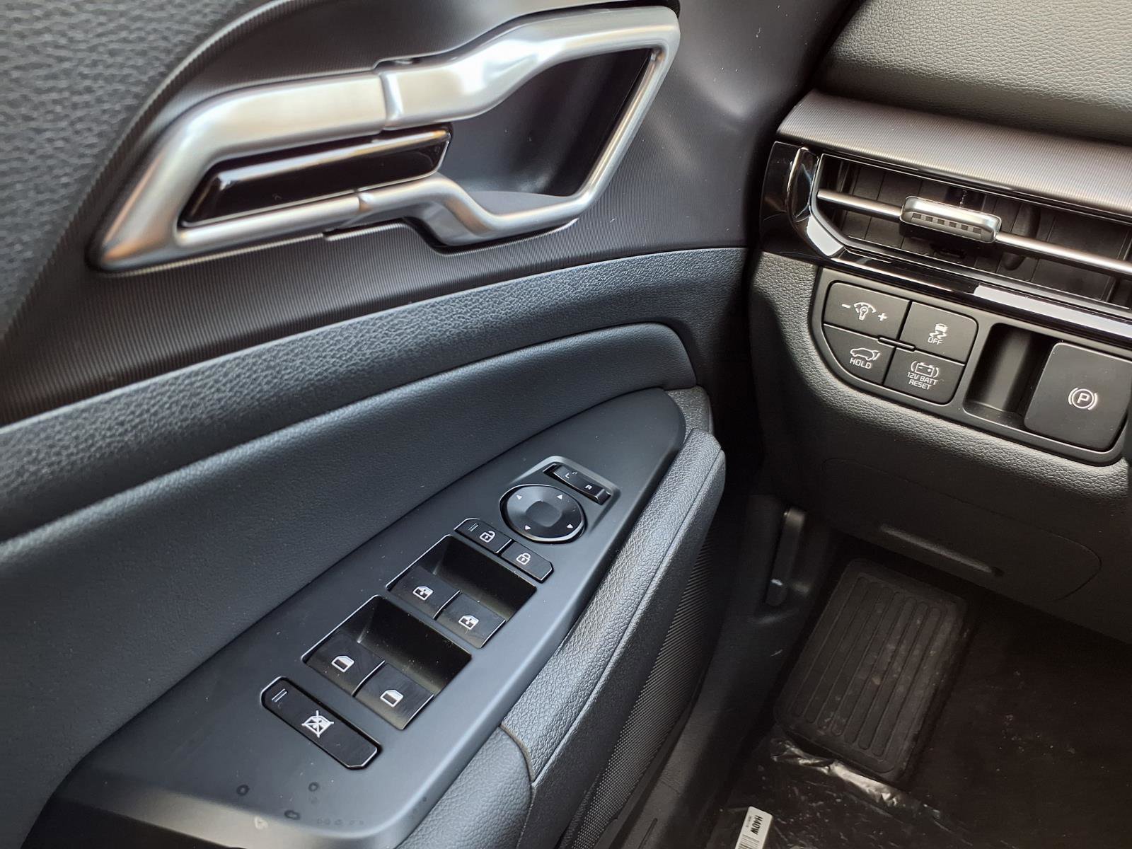 New 2026 Kia Sportage EX w/ EX Panoramic Sunroof Package image 11