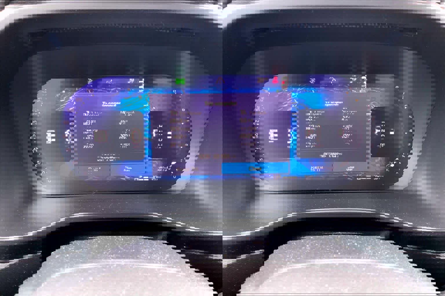 Used 2023 Volvo XC40 B5 Plus w/ Driver Assist Package AWD/4WD image 26