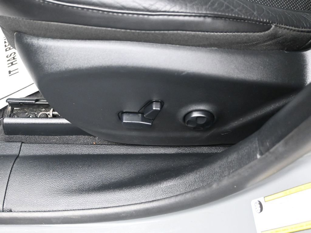 Used 2020 Jeep Cherokee Limited image 12