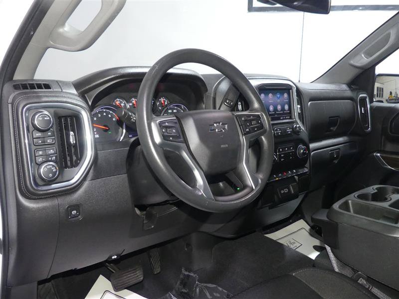 Used 2020 Chevrolet Silverado 1500 RST w/ RST Value Package AWD/4WD image 21