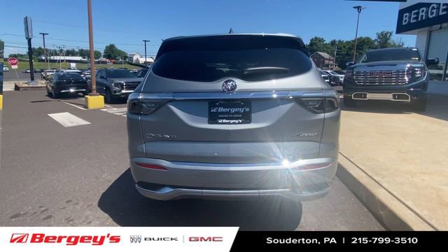 Used 2023 Buick Enclave Avenir w/ Avenir Technology Package AWD/4WD image 9