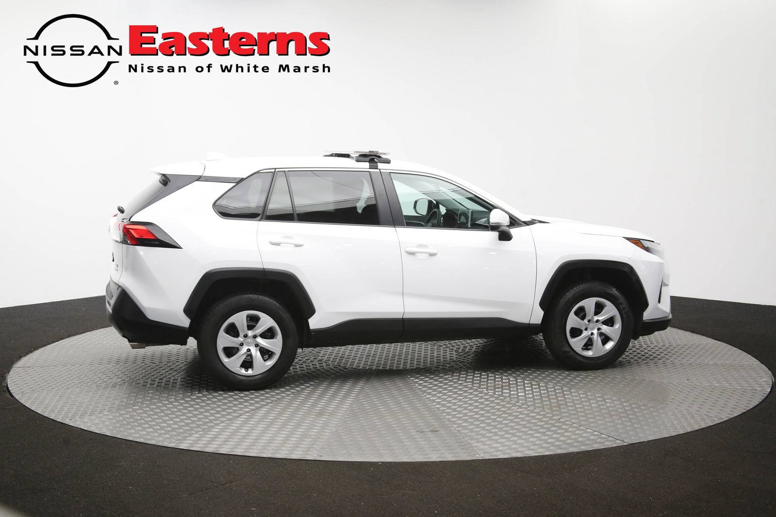 Used 2023 Toyota RAV4 LE AWD/4WD image 43