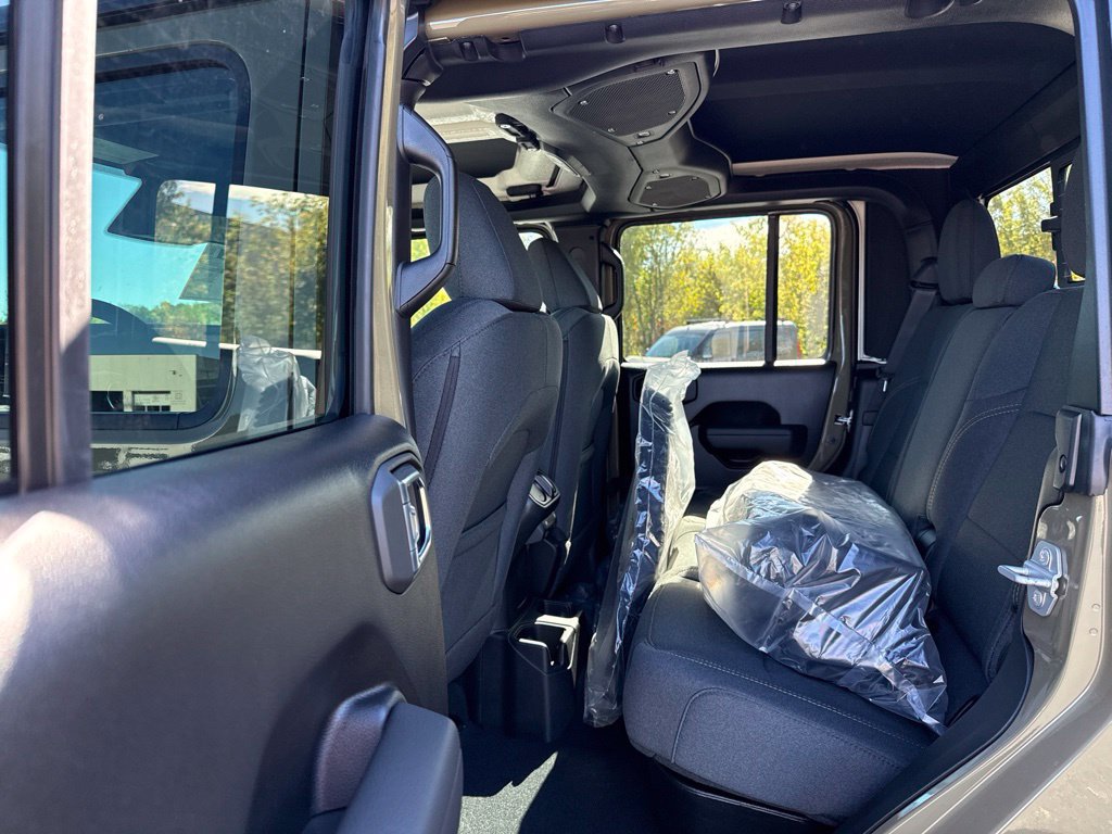 New 2027 Jeep Gladiator Sport AWD/4WD image 21