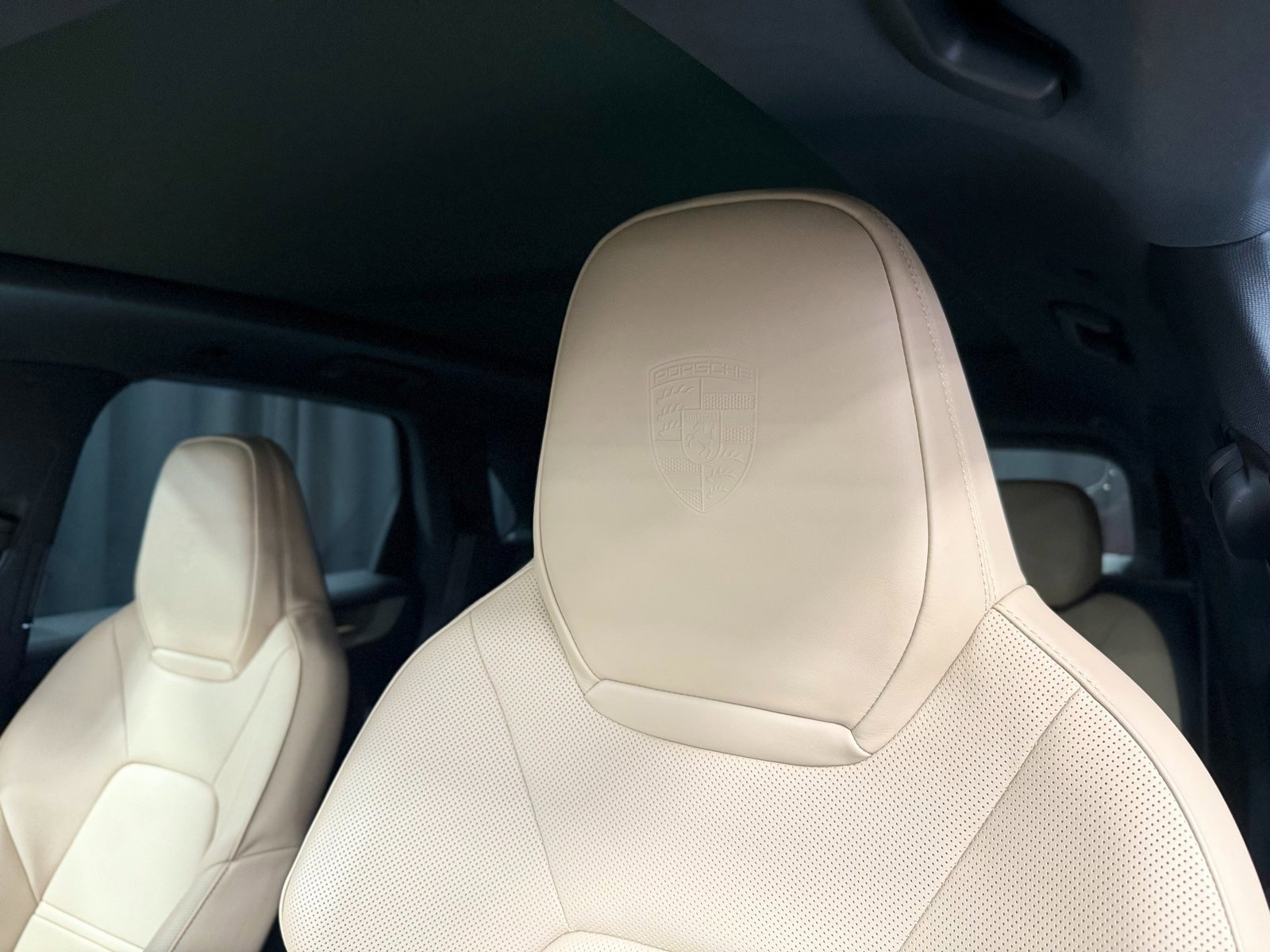 Certified 2025 Porsche Cayenne image 20