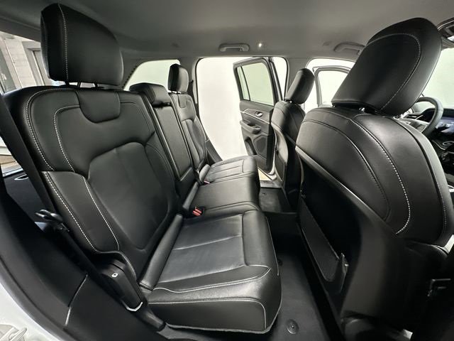Used 2023 Jeep Grand Cherokee Limited image 26