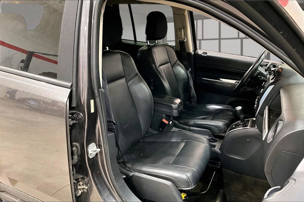 Used 2016 Jeep Compass High Altitude FWD image 7