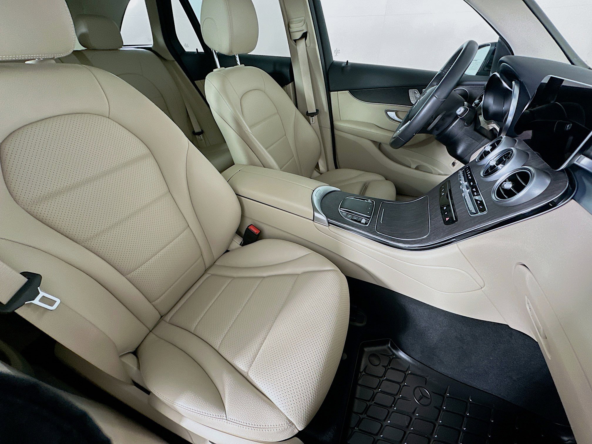 Used 2022 Mercedes-Benz GLC 300 GLC 300 image 33