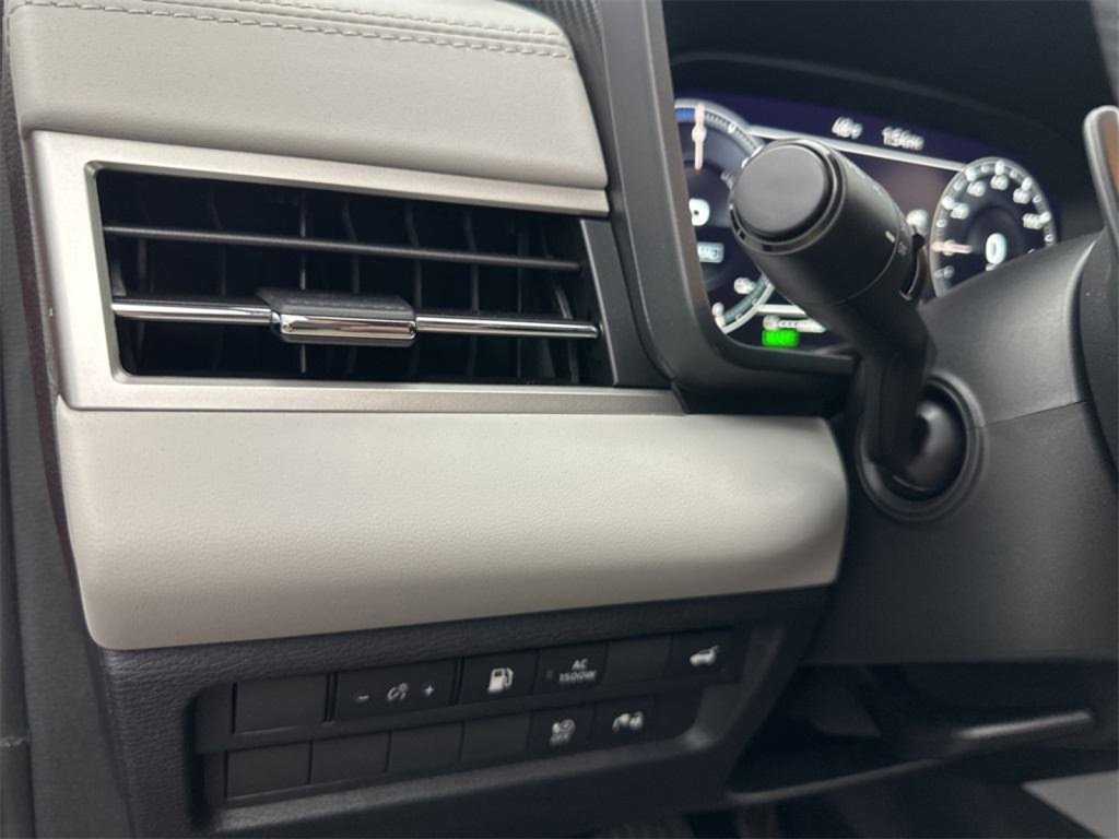 New 2025 Mitsubishi Outlander SEL image 30