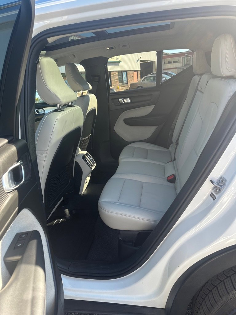 Used 2019 Volvo XC40 T5 Momentum image 15