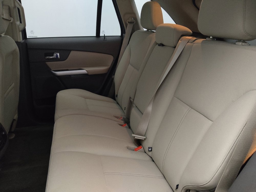 Used 2013 Ford Edge SE image 18