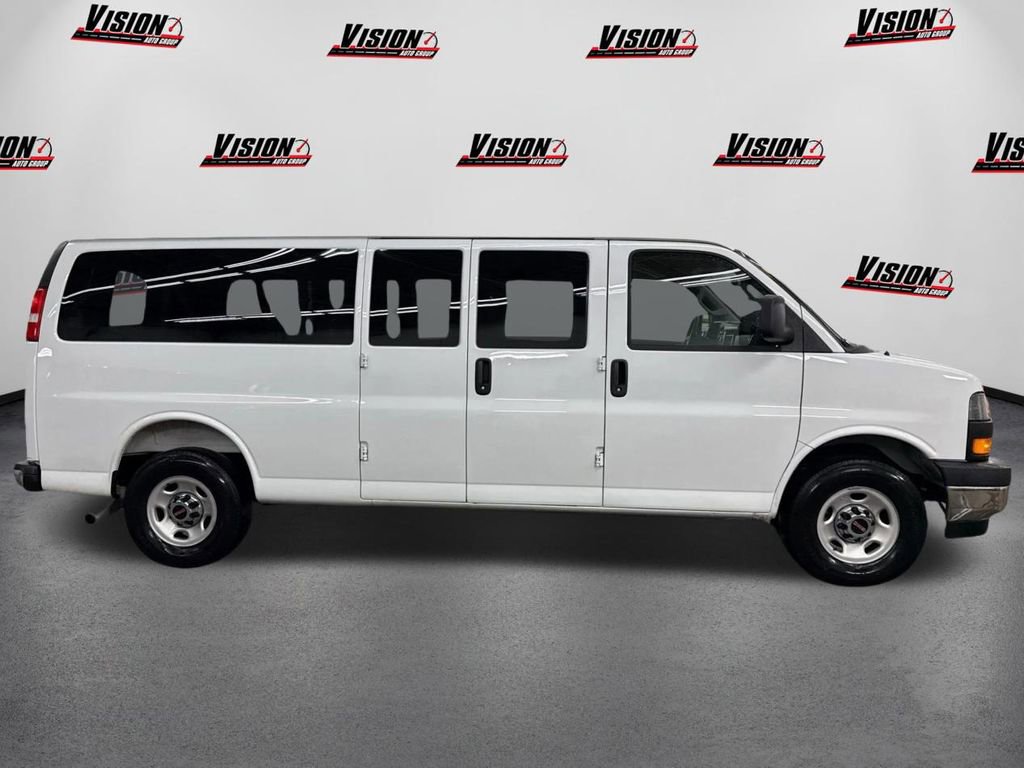 Used 2025 GMC Savana 3500 LT w/ LT Preferred Equipment Group image 4