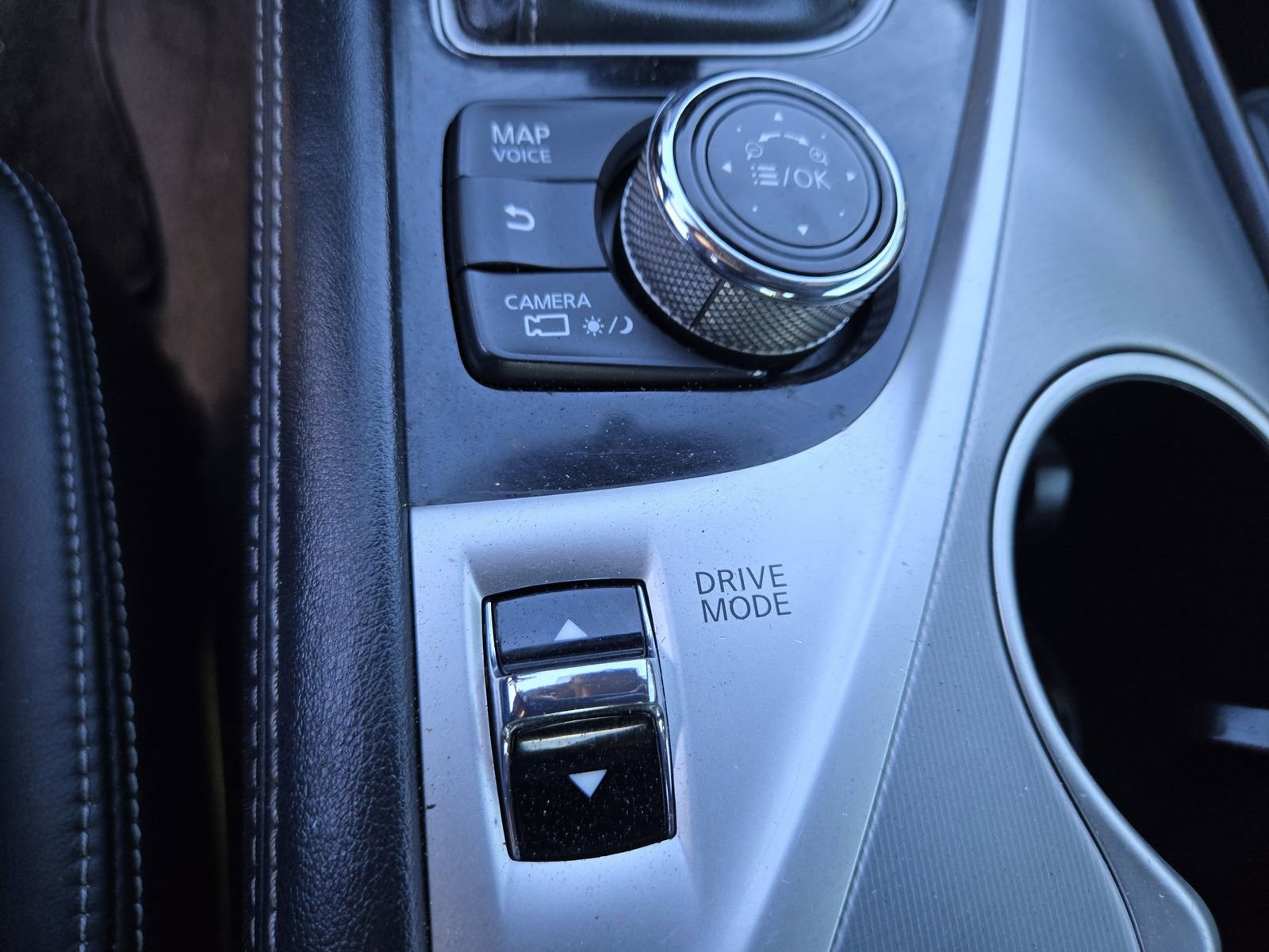 Used 2019 INFINITI Q60 3.0t Luxe w/ Essential Package image 21