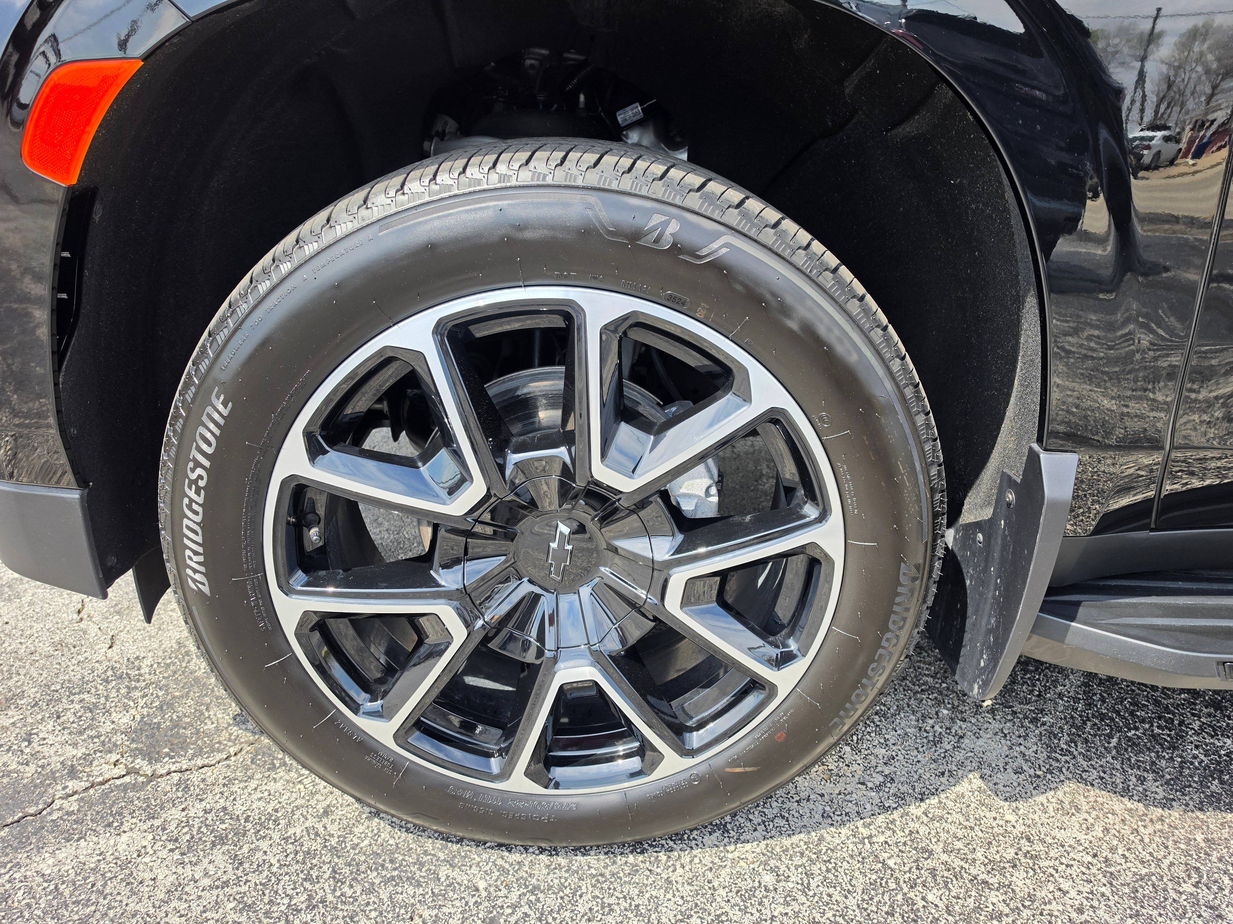 Used 2024 Chevrolet Tahoe RST w/ Luxury Package AWD/4WD image 18