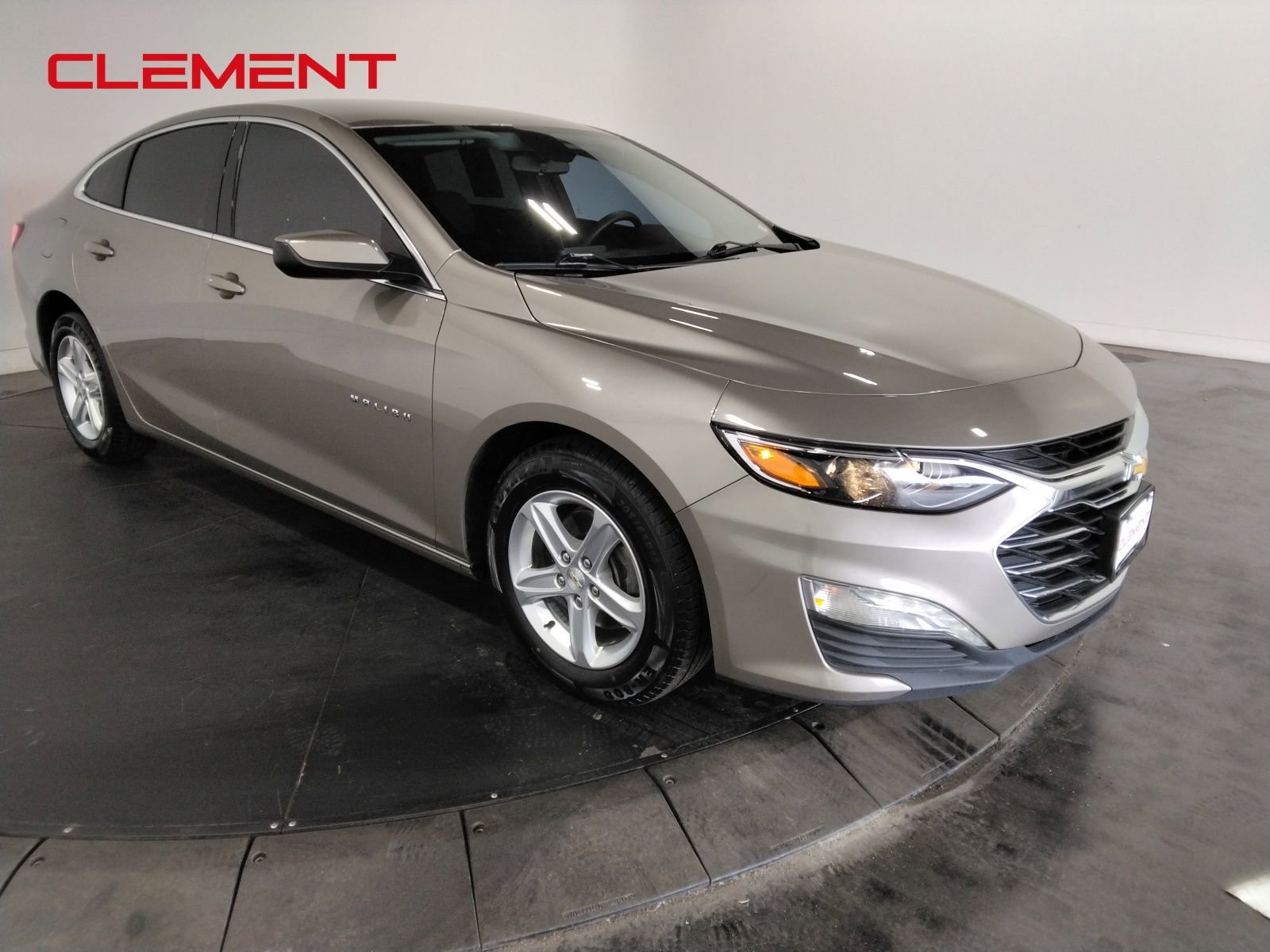 Used 2022 Chevrolet Malibu LT FWD image 3
