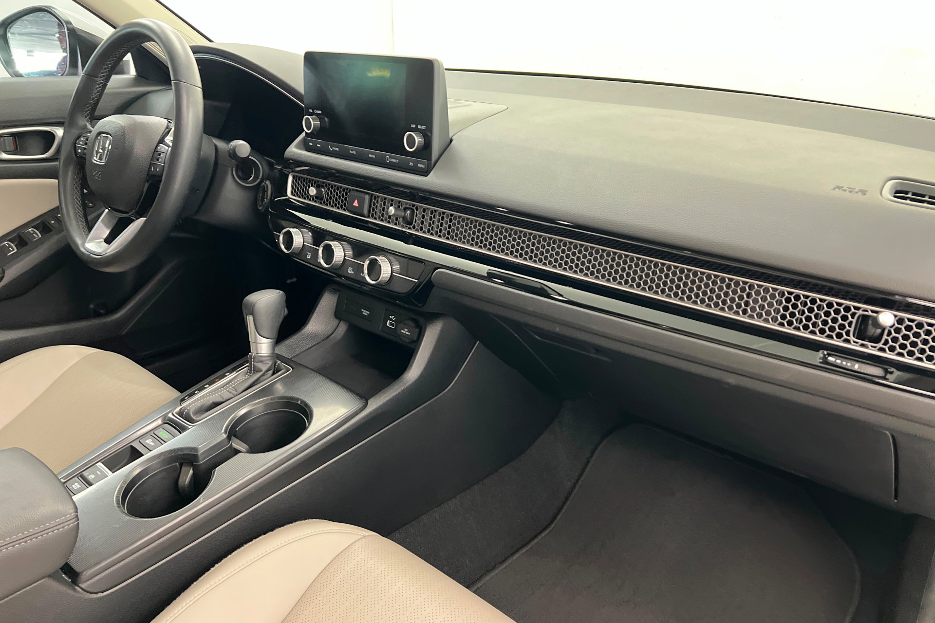 Used 2024 Honda Civic EX-L image 23