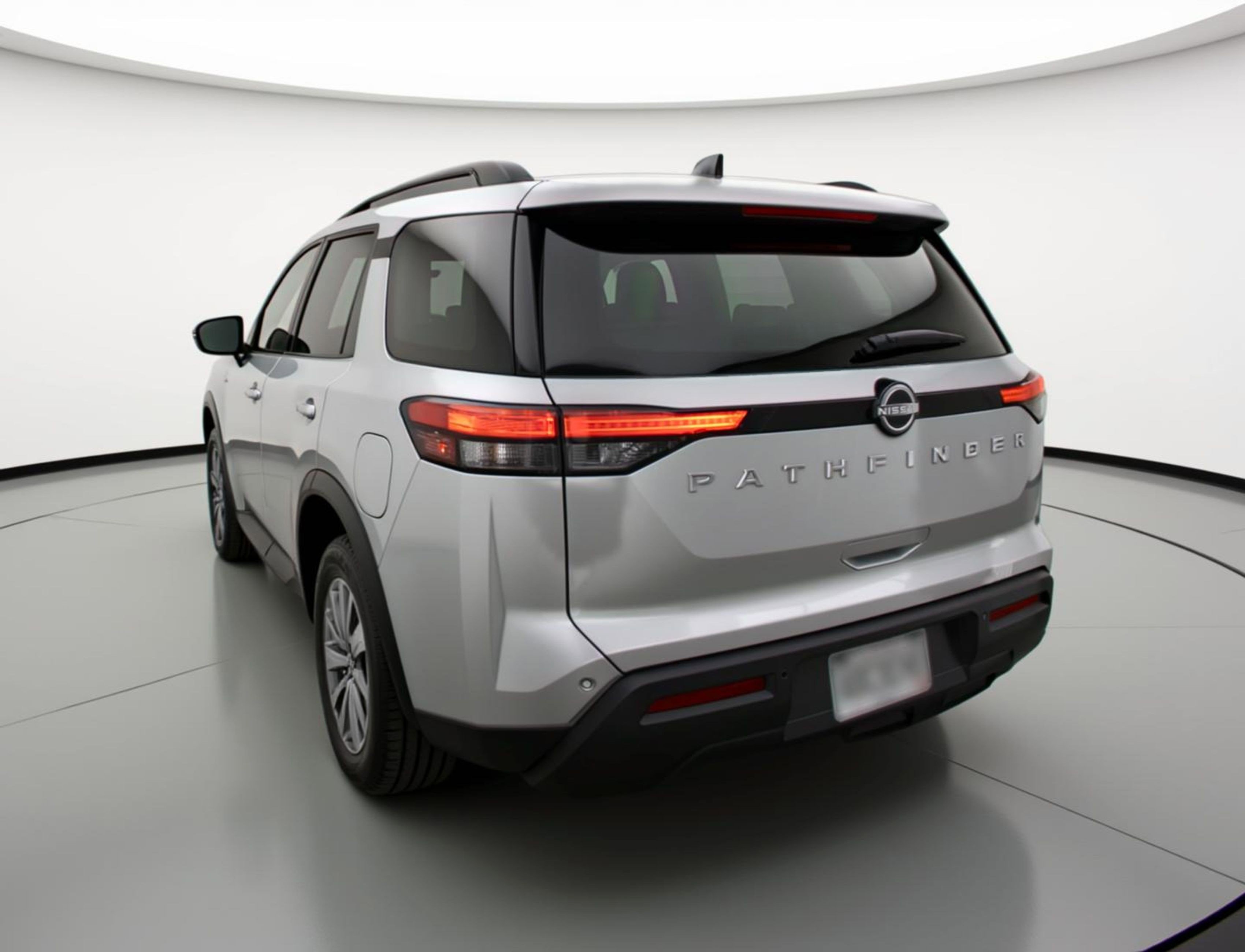 Used 2025 Nissan Pathfinder SV image 6