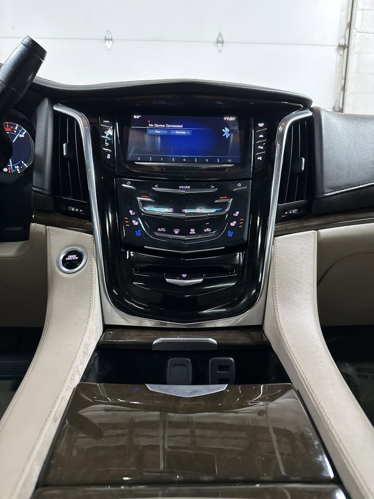 Used 2018 Cadillac Escalade Luxury image 23