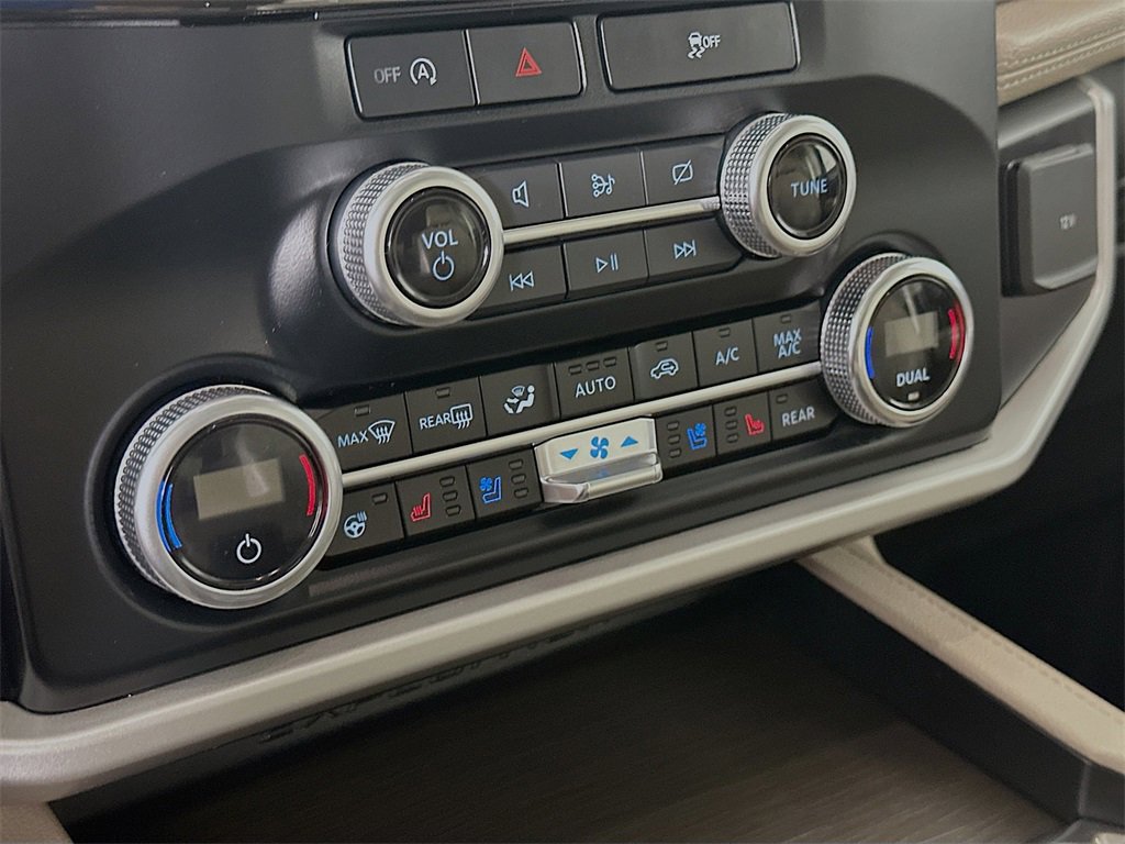 Used 2024 Ford Expedition Limited image 18