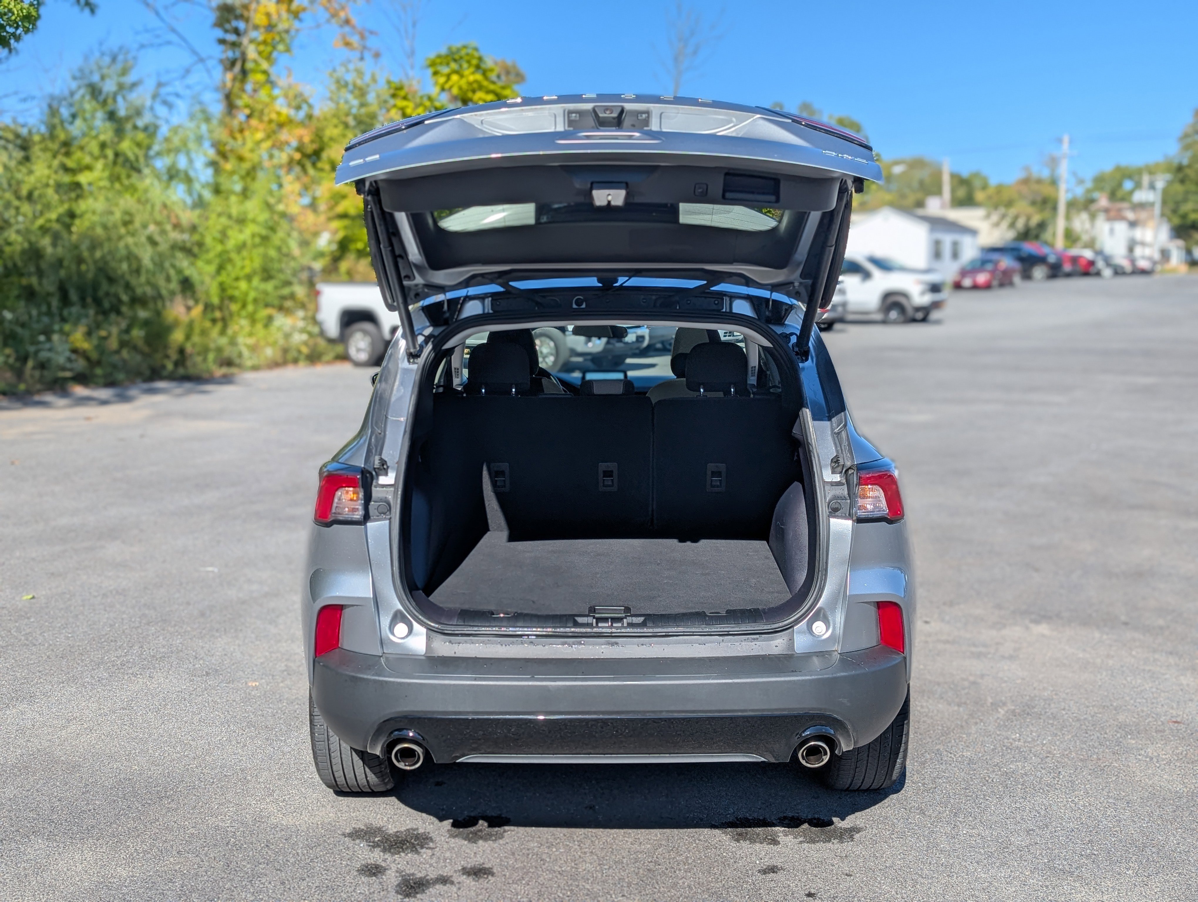 Used 2022 Ford Escape SE w/ SE Sport Appearance Package image 35