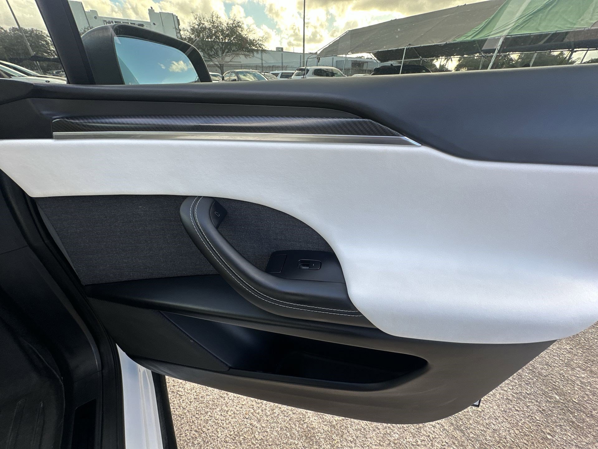 Used 2022 Tesla Model X Plaid image 31