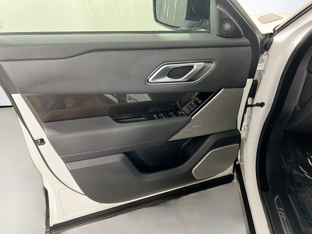 Used 2023 Land Rover Range Rover Velar HST AWD/4WD image 17