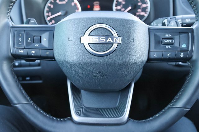 Used 2025 Nissan Rogue SV image 27