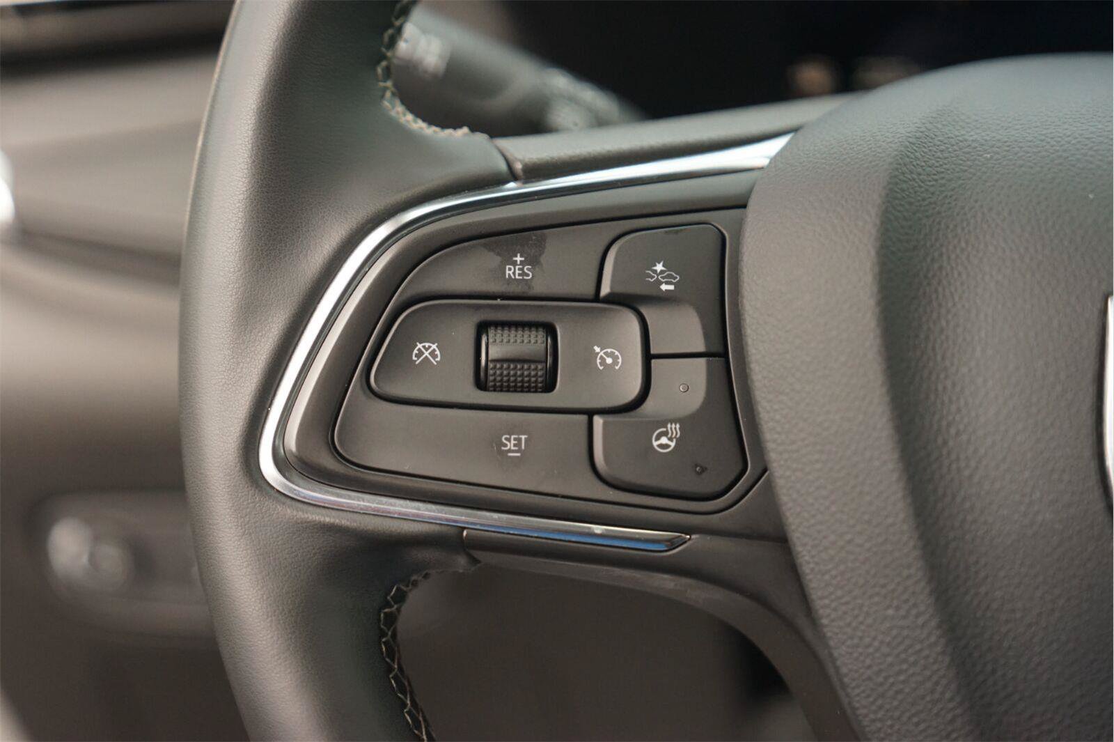 Used 2025 Buick Encore GX Avenir w/ Avenir Technology Package FWD image 22