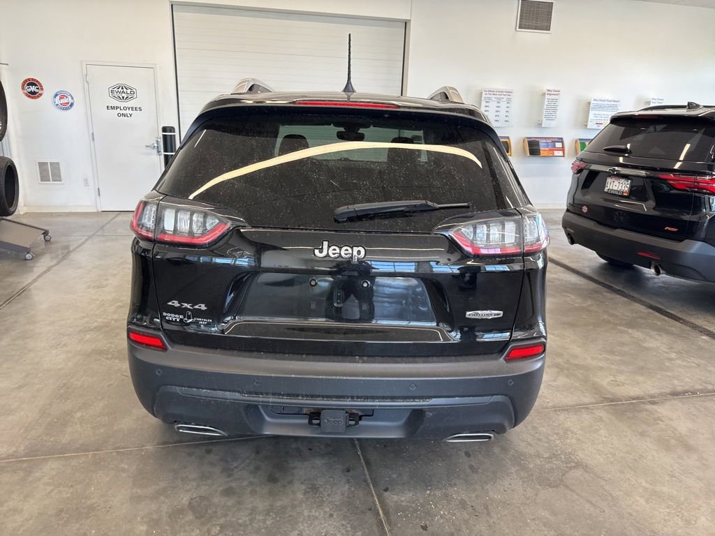 Used 2019 Jeep Cherokee Latitude Plus AWD/4WD image 4