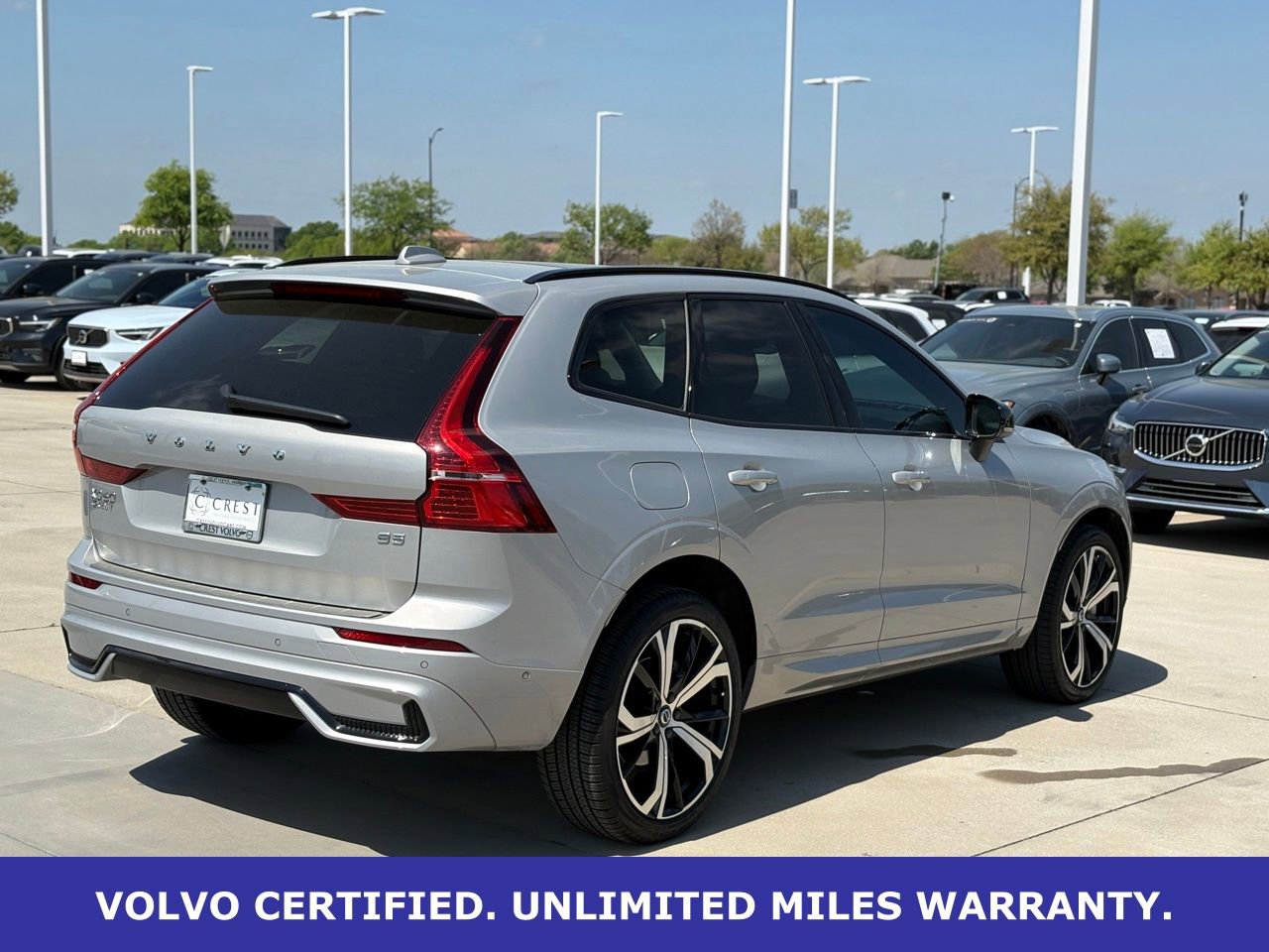 Certified 2023 Volvo XC60 B5 Ultimate w/ Climate Package image 7