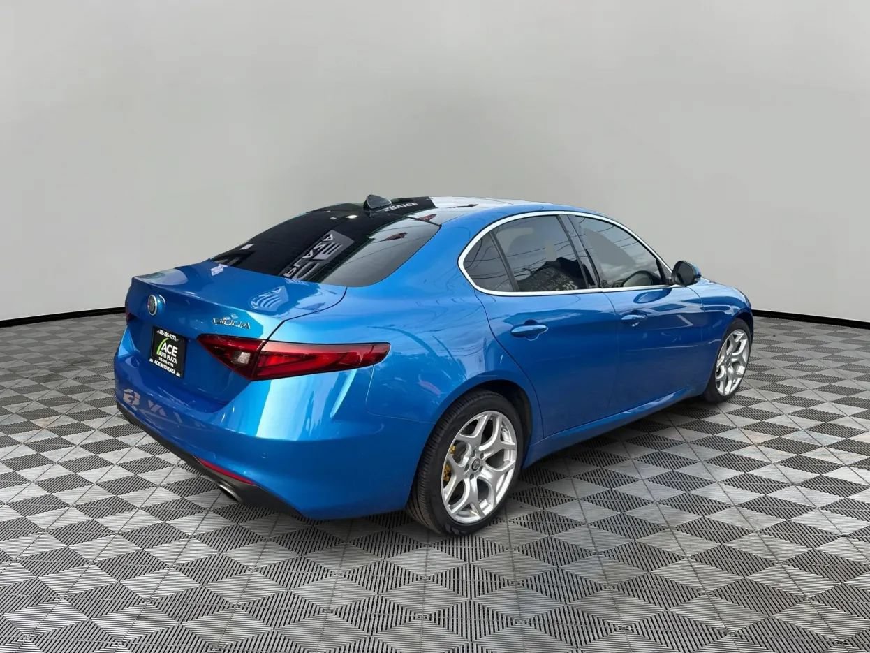 Used 2019 Alfa Romeo Giulia Ti AWD/4WD image 5