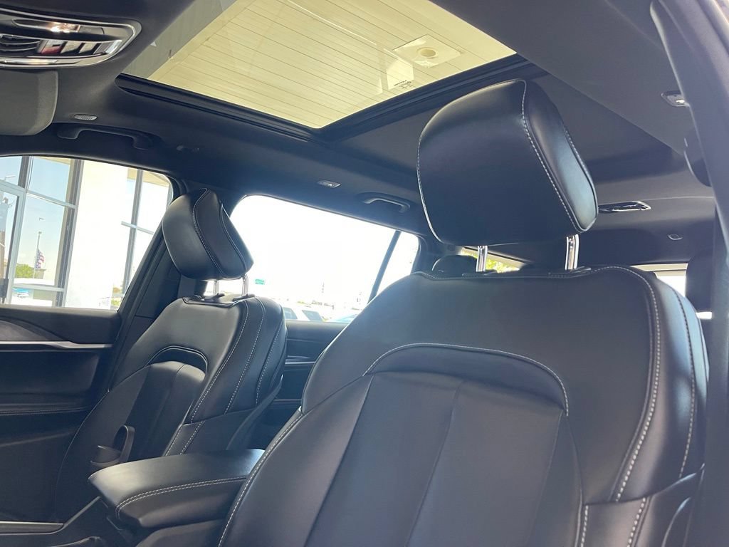 New 2026 Jeep Grand Cherokee L Limited w/ Limited Altitude Package AWD/4WD image 11