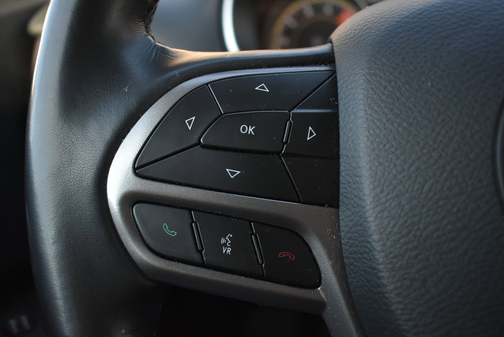 Used 2021 Jeep Cherokee Latitude Lux w/ Comfort/Convenience Group image 19