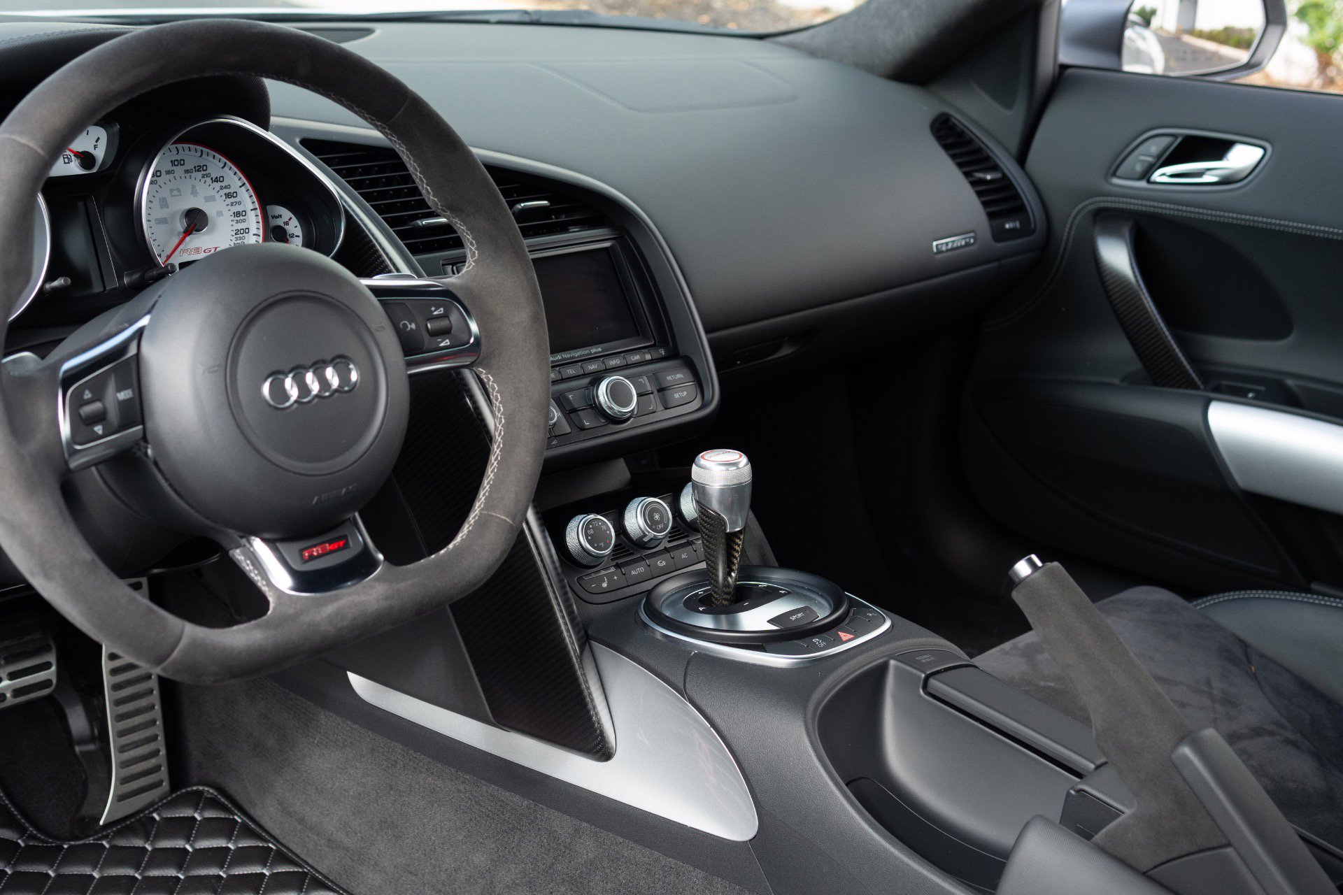 Used 2012 Audi R8 GT AWD/4WD image 50