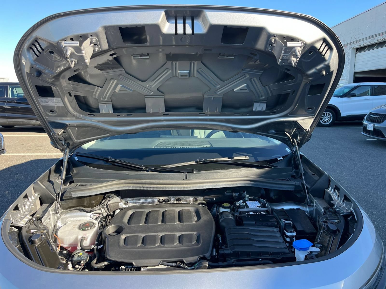 Used 2026 Volkswagen Tiguan SE FWD image 33