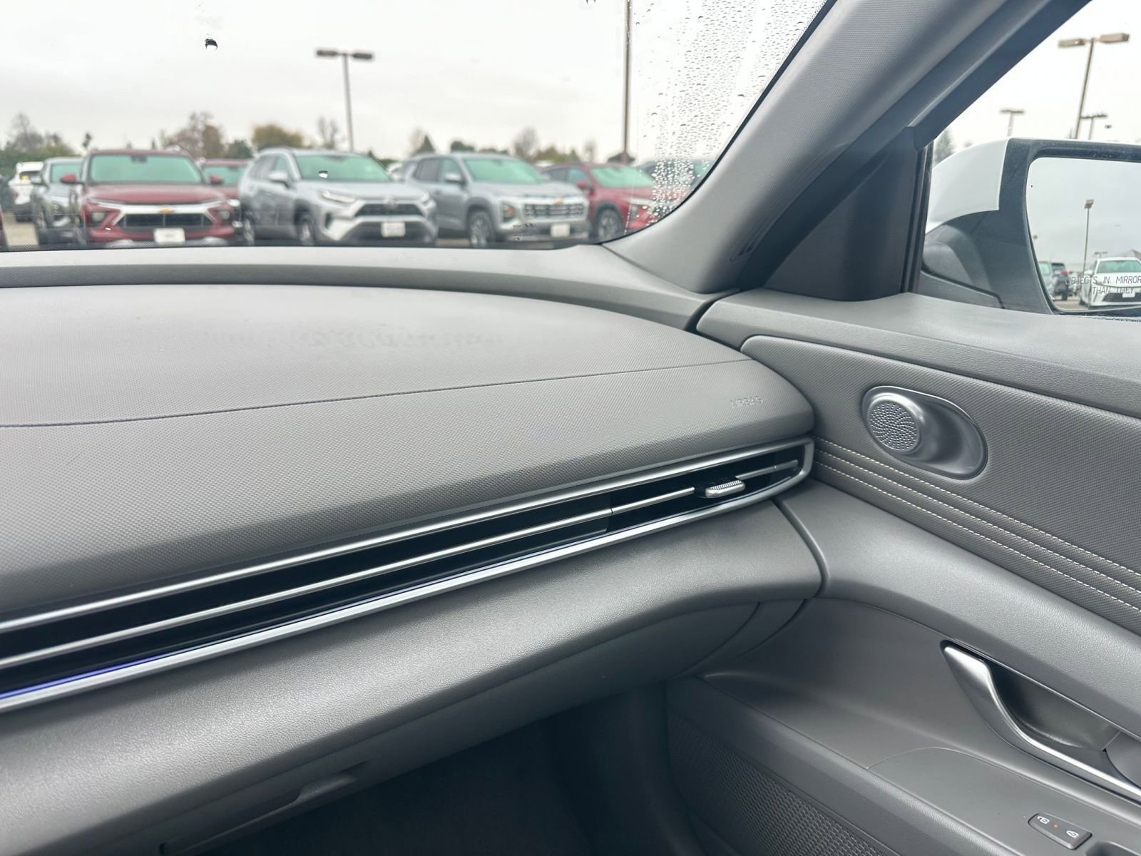 Used 2025 Hyundai Elantra SEL image 36