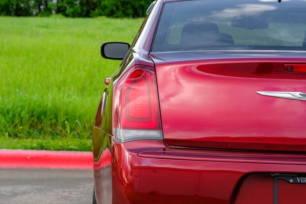 Used 2019 Chrysler 300 Touring w/ Sport Appearance Package image 51