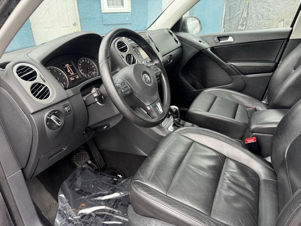 Used 2011 Volkswagen Tiguan S AWD/4WD image 12