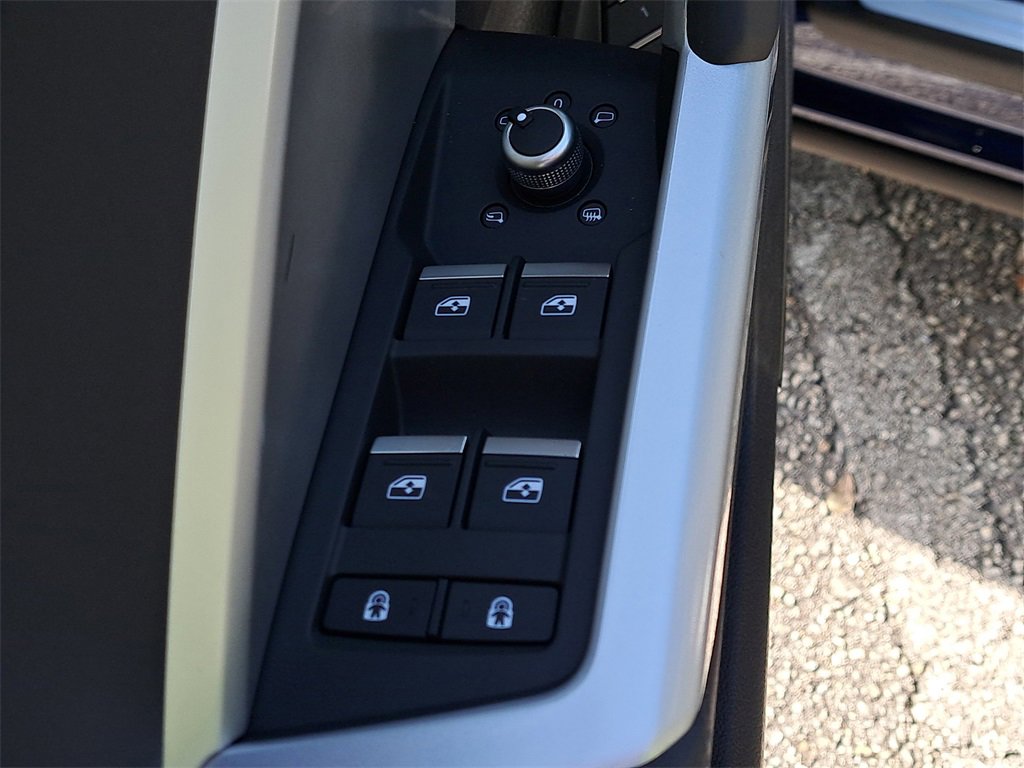 New 2025 Audi Q3 2.0T Premium image 22