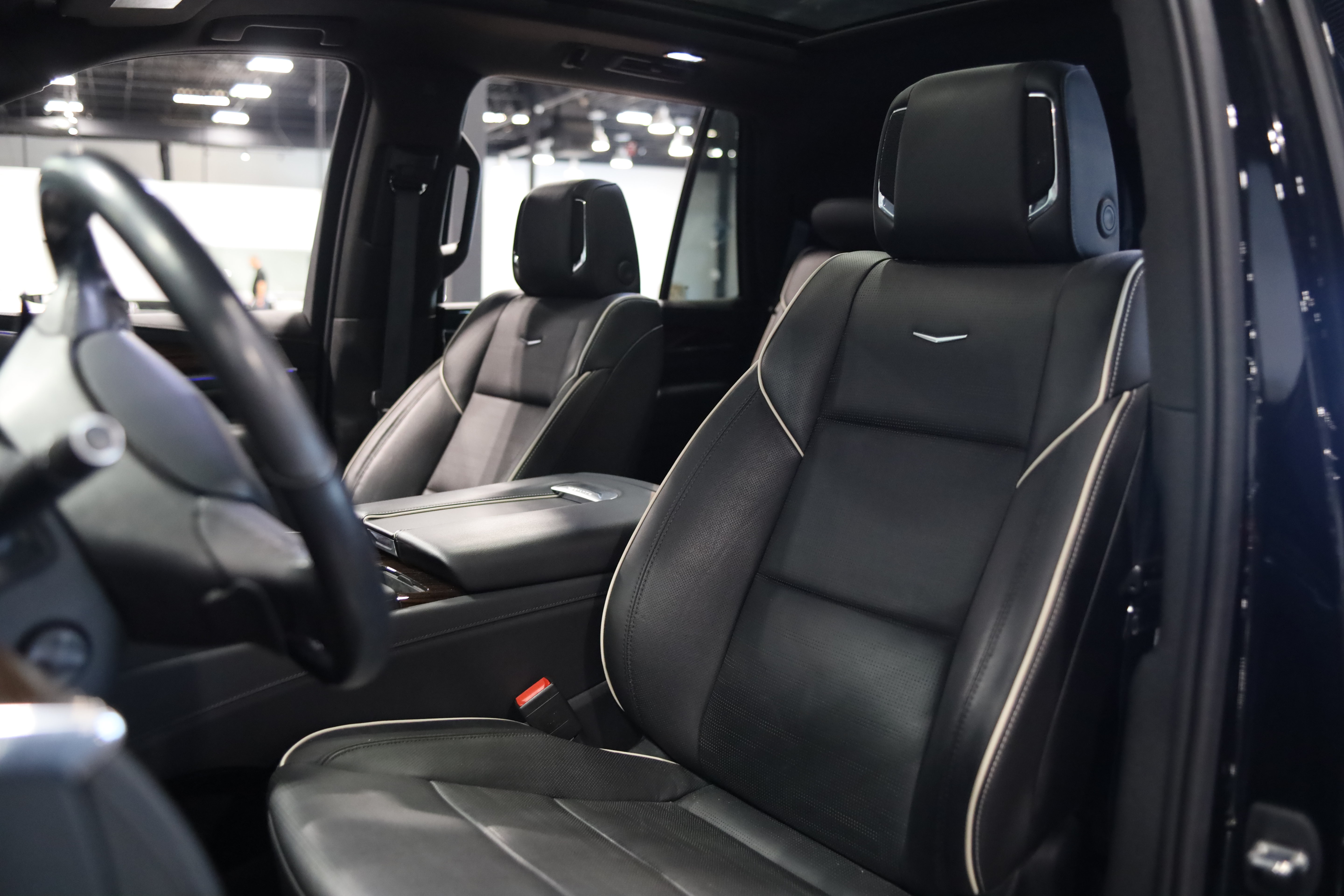 Used 2021 Cadillac Escalade Premium Luxury w/ Driver Assist Tech Package AWD/4WD image 19