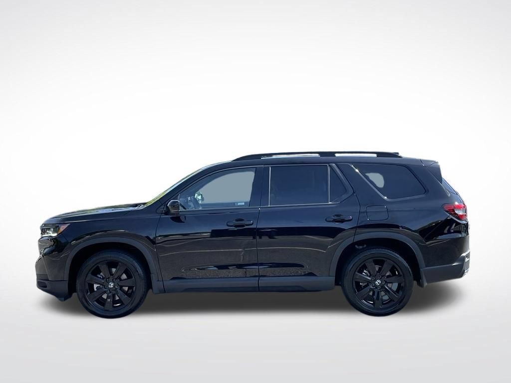 Certified 2025 Honda Pilot Black Edition image 2