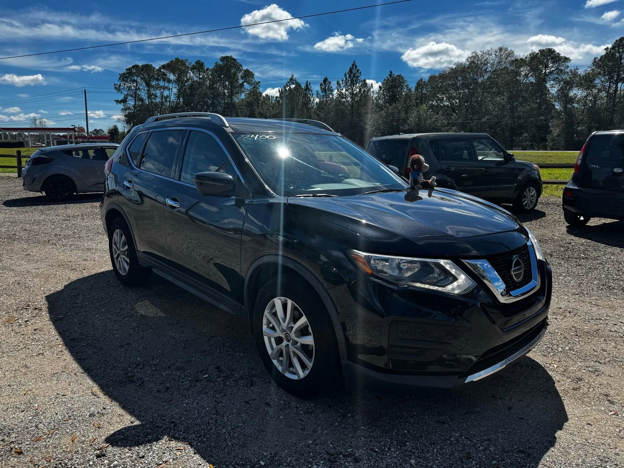Used 2018 Nissan Rogue SV w/ Premium Package image 10